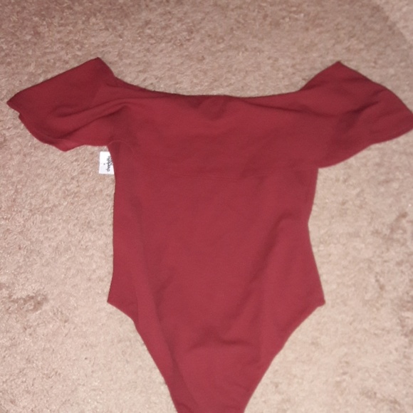 Off the Shoulder/Flounce Bodysuit - Picture 4 of 4